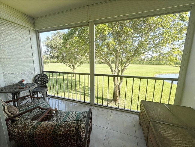 Primary Photo - 9820 S Hollybrook Lake Dr
