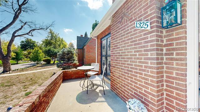 Building Photo - 1325 Dahlia St