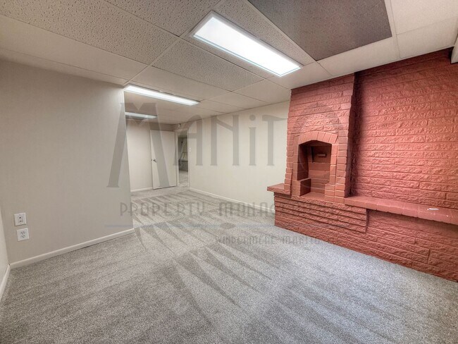 Building Photo - Bright & Open Country Homes Rancher