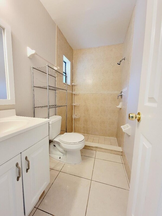 Building Photo - 12785 Peconic Ct