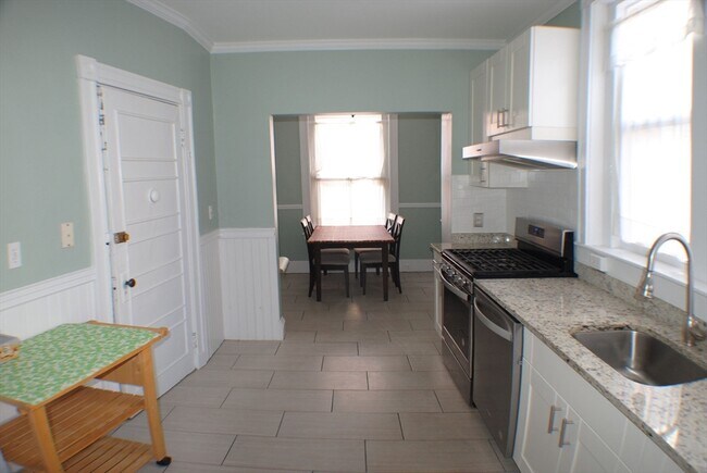 Building Photo - 22 Parkway Rd