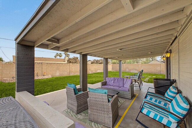 Building Photo - 3346 E Cochise Rd