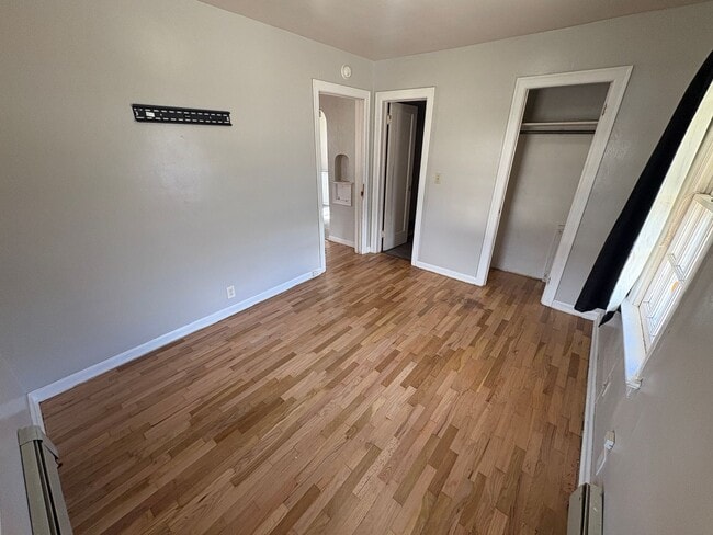 Building Photo - Centrally Located 3 bedroom home