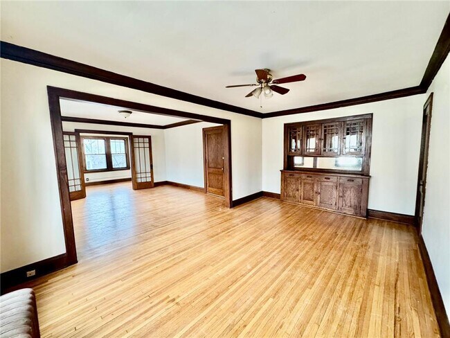 Building Photo - 2828 28th Ave S