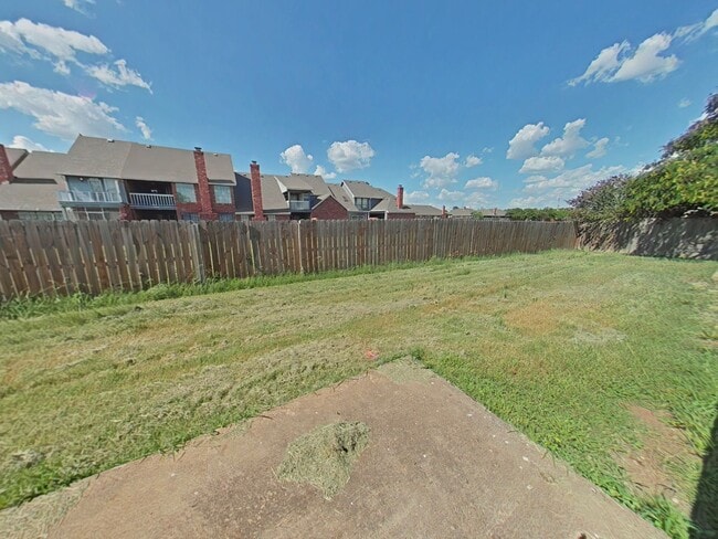 Building Photo - 6837 NW Willow Springs Dr