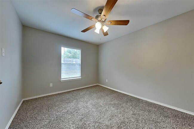 Building Photo - 26880 Armor Oaks Dr