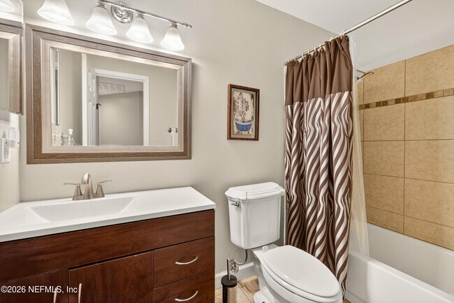 Building Photo - 9370 Jaybird Cir E