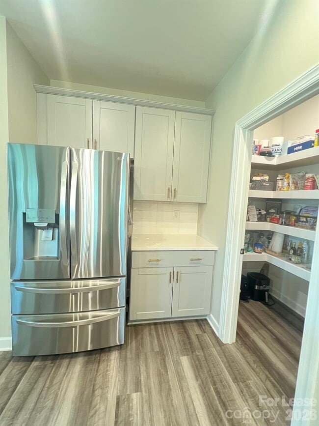 Building Photo - 8921 Pennegrove Cir