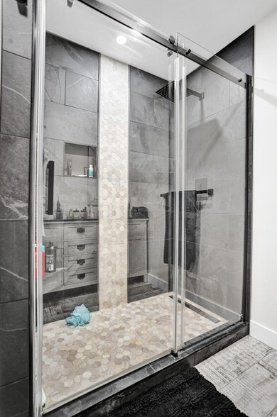 Building Photo - 8467 Dynasty Dr