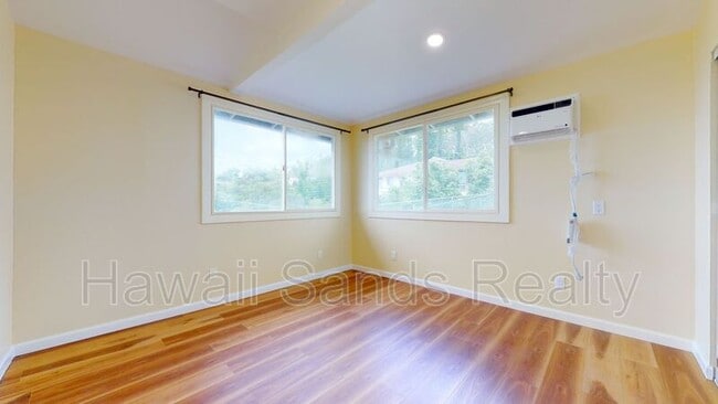 Building Photo - 1242 Mamalu St