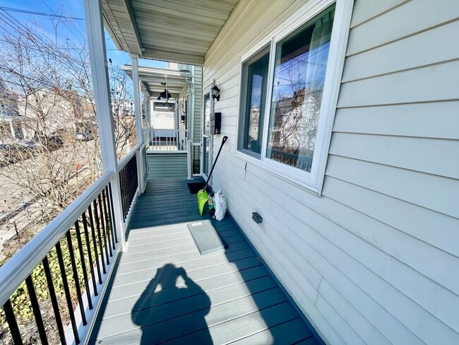 Building Photo - 3 Bed 1 Bath- Pittsburgh PA