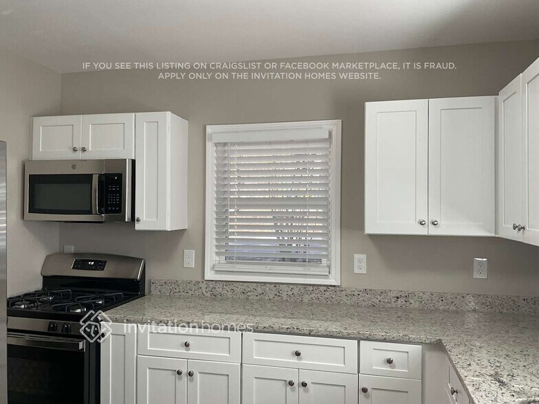 Building Photo - 2264 Headland Dr