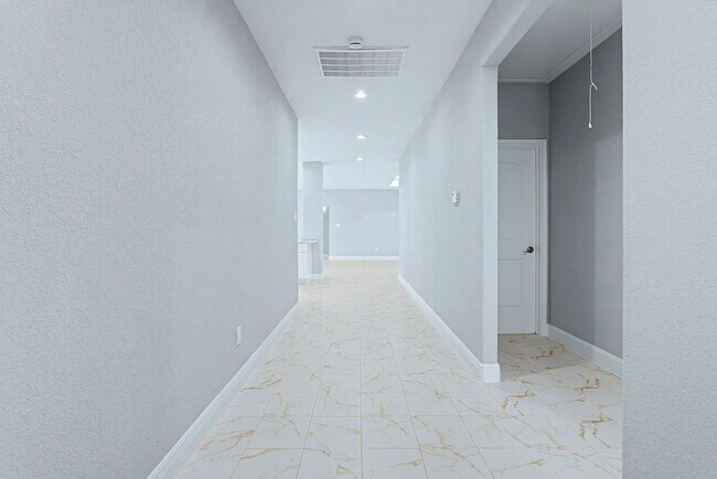 Building Photo - 208 Rd 5714