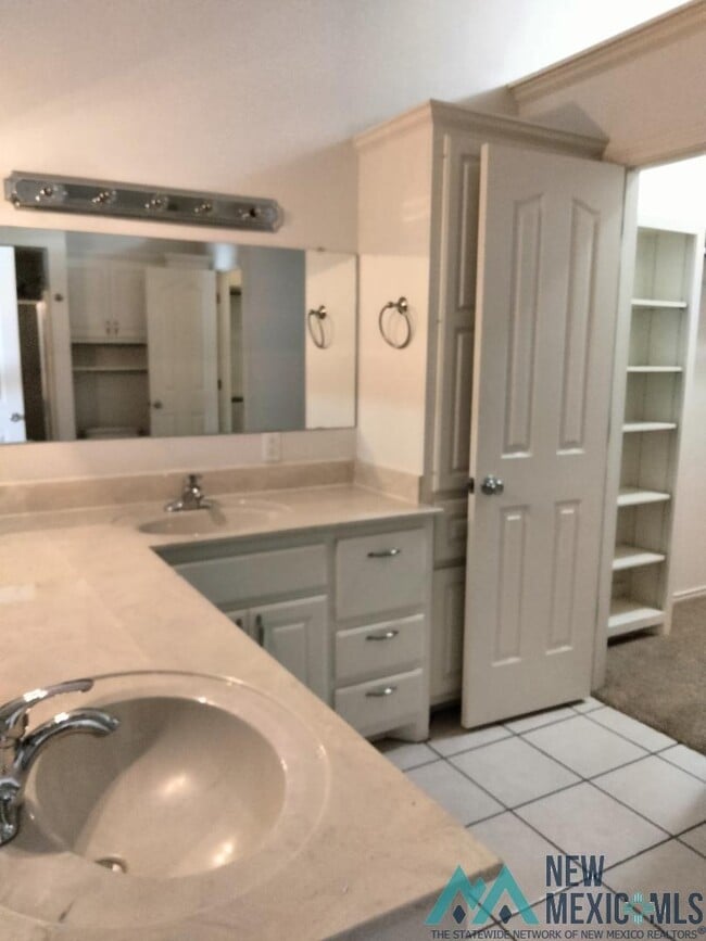 Building Photo - 3845 Benjamin Davis Dr