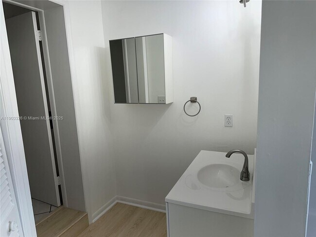 Building Photo - 431 Tamiami Blvd