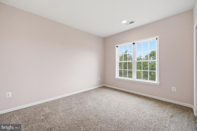 Building Photo - 24267 Purple Finch Dr