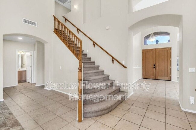 Building Photo - 2524 N Sunrise