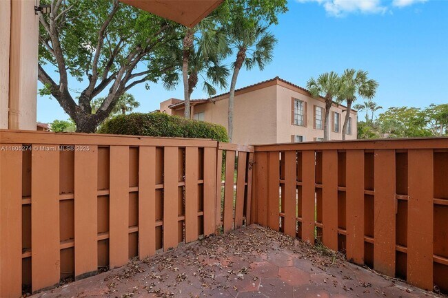 Building Photo - 7151 Miami Lakes Dr