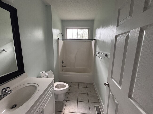 Building Photo - 305 Juniper Creek Blvd