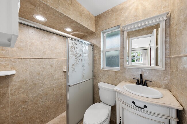 Building Photo - 129 Alhambra Pl