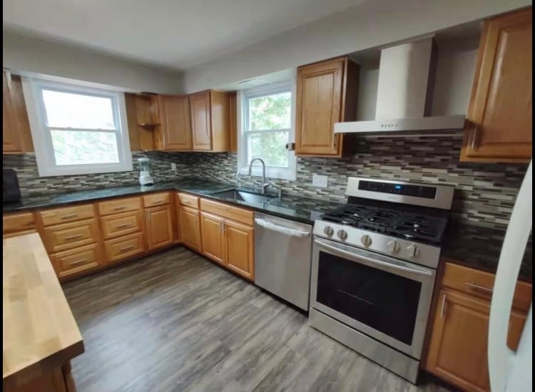 Primary Photo - 700 Old Lane Rd