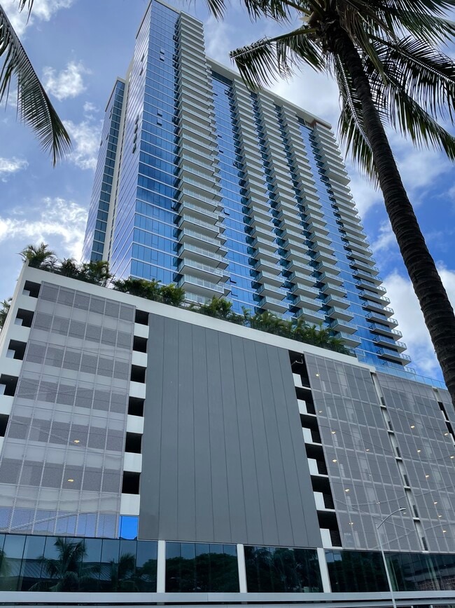 Building Photo - 629 Keeaumoku St