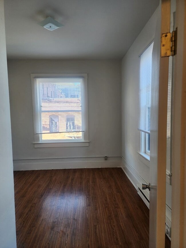 Building Photo - 27 St Louis Alley