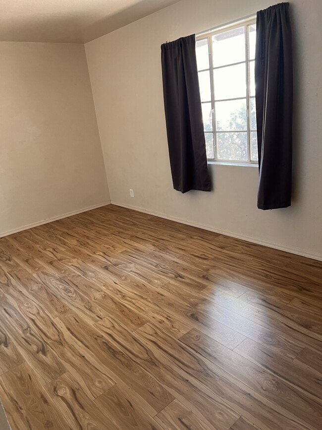 Building Photo - 1010 S Lehigh Dr