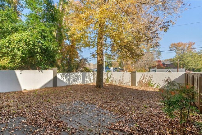 Building Photo - 4200 Roswell Rd NE