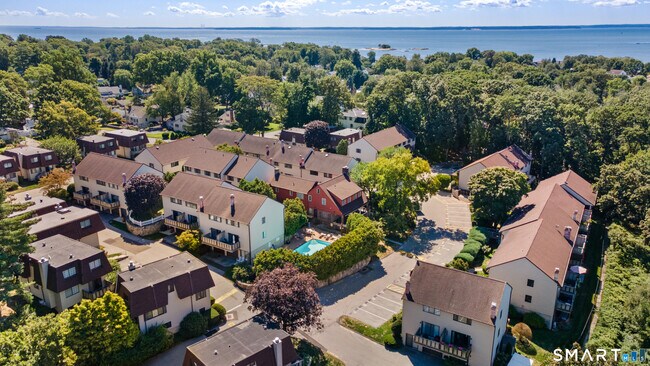 Building Photo - 202 Soundview Ave