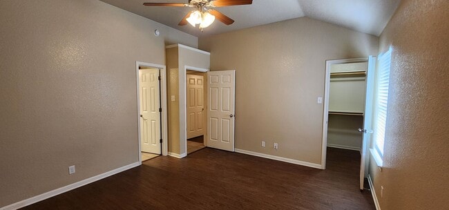 Building Photo - 3 Bedroom 2 bath Duplex South Killeen VIEWABLE SOON