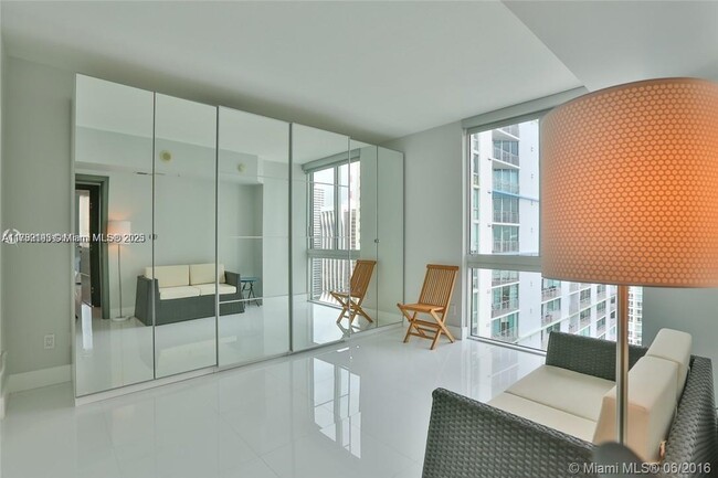 Building Photo - 335 S Biscayne Blvd