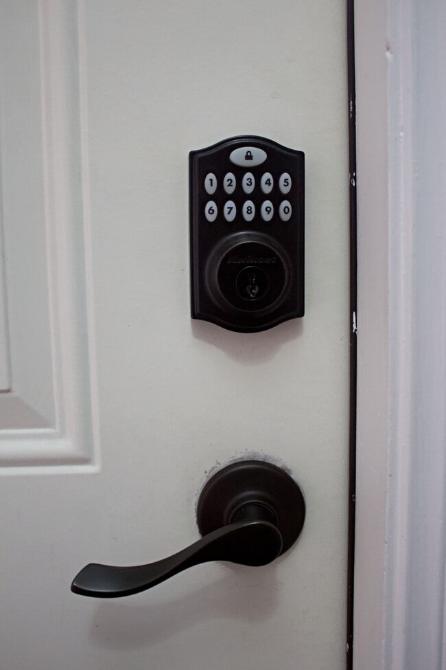 Keyless Entry - 5172 S Michigan Ave