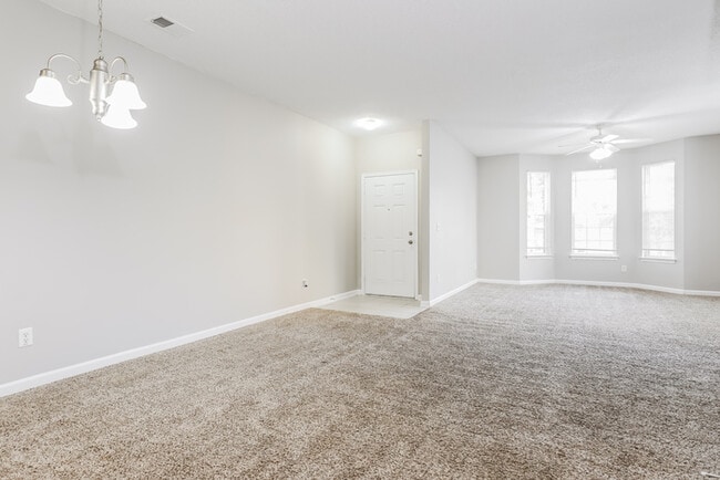 Building Photo - Fantastic 4bd/2.5ba home! Let yourself in!