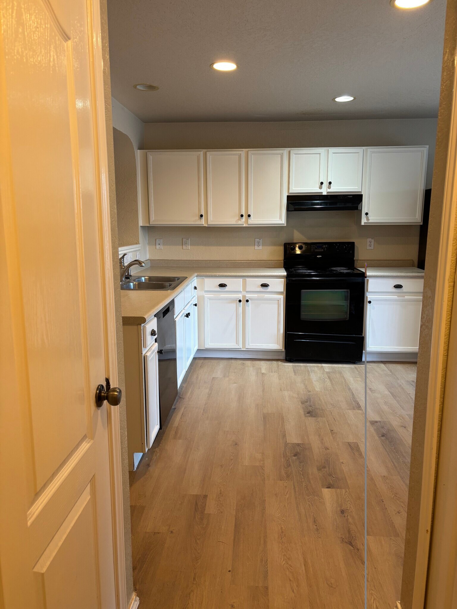Building Photo - 1427 Range Fld