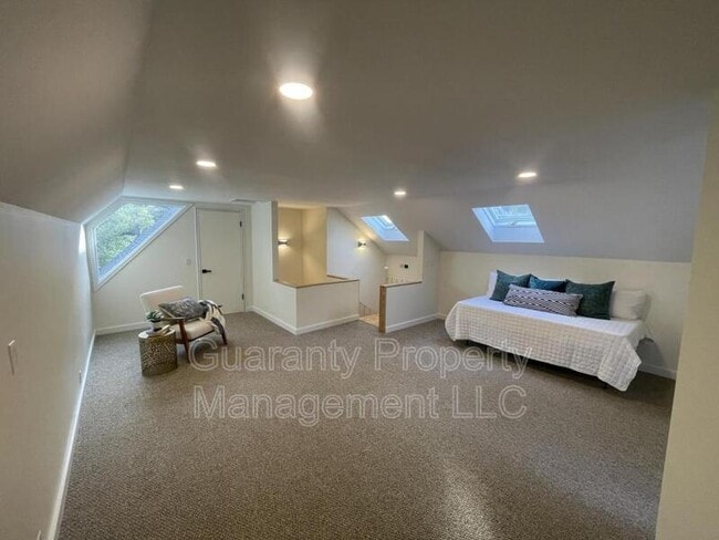 Building Photo - 475 St Andrews Dr