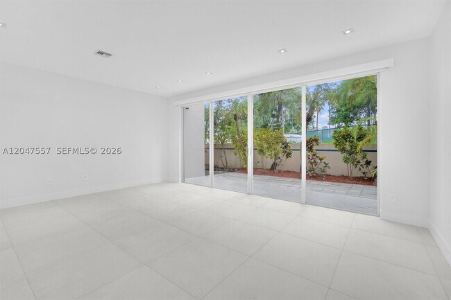 Building Photo - 21391 Marina Cove Cir