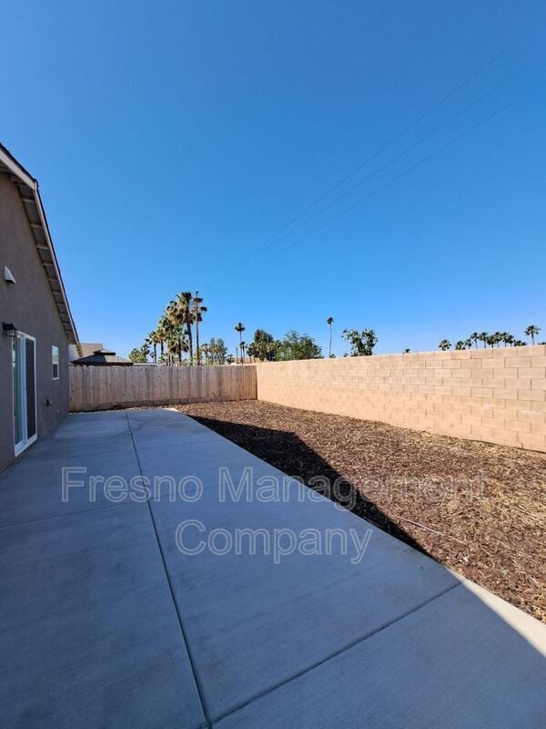 Building Photo - 1580 Concord Ave