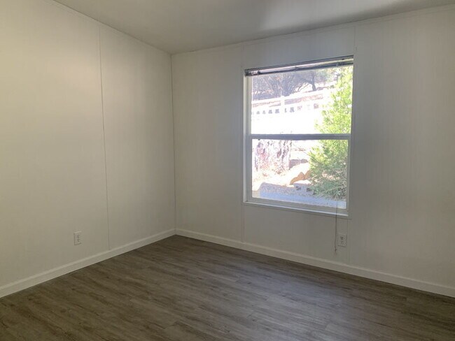 Building Photo - Enjoy country living with views in this 3-bedroom, 2-bath home.