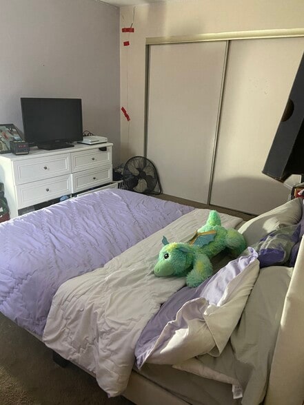 Building Photo - 1050 S Monaco Pky