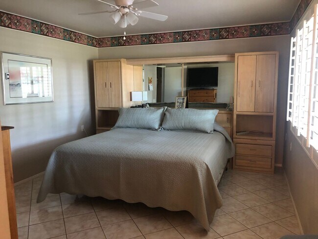 Building Photo - Amazing Golf Course Views in Leisure World a 45+ Active Adult Resort Community.  Available June t...