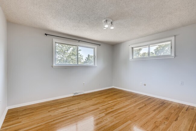 Building Photo - 4641 W Tufts Ave