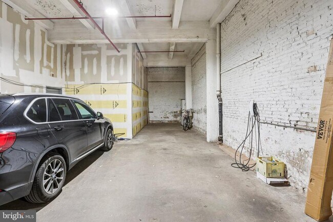 Building Photo - 810 N Hancock St