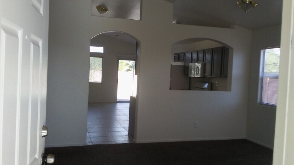 Building Photo - 502 Oak Island Dr