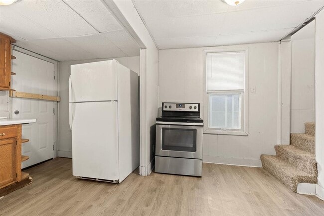 Building Photo - 3115 Chelsea Ave