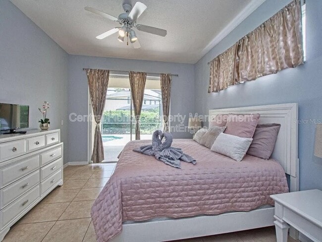 Building Photo - 2937 Sunset Vista Blvd