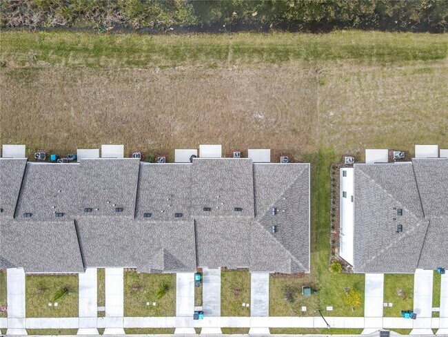 Building Photo - 3270 Vesara Dr