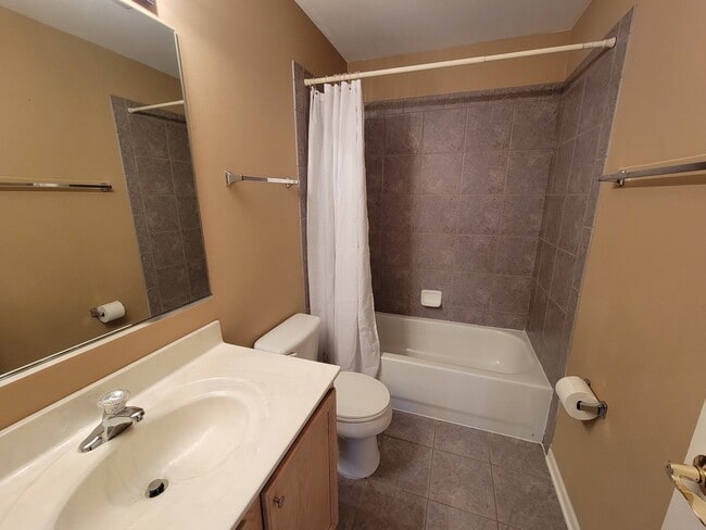 Building Photo - 609 Prestwick Ln