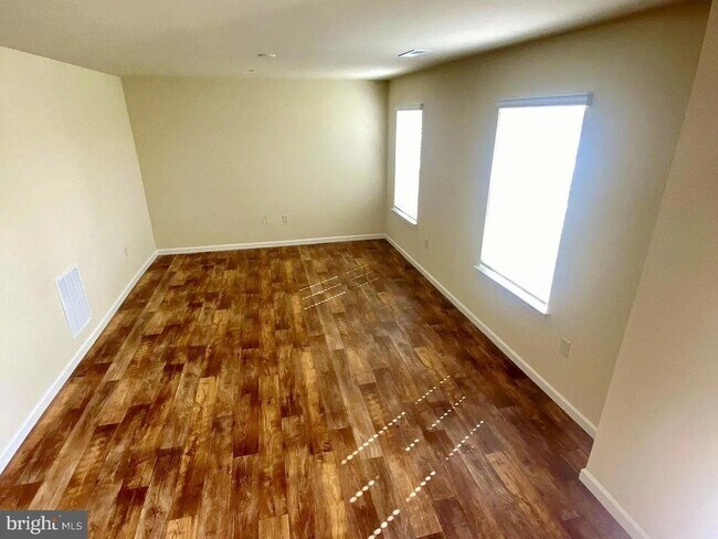 Building Photo - 20 Skip Ln