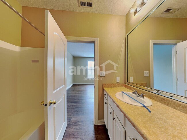 Building Photo - 5902 Cabot Dr